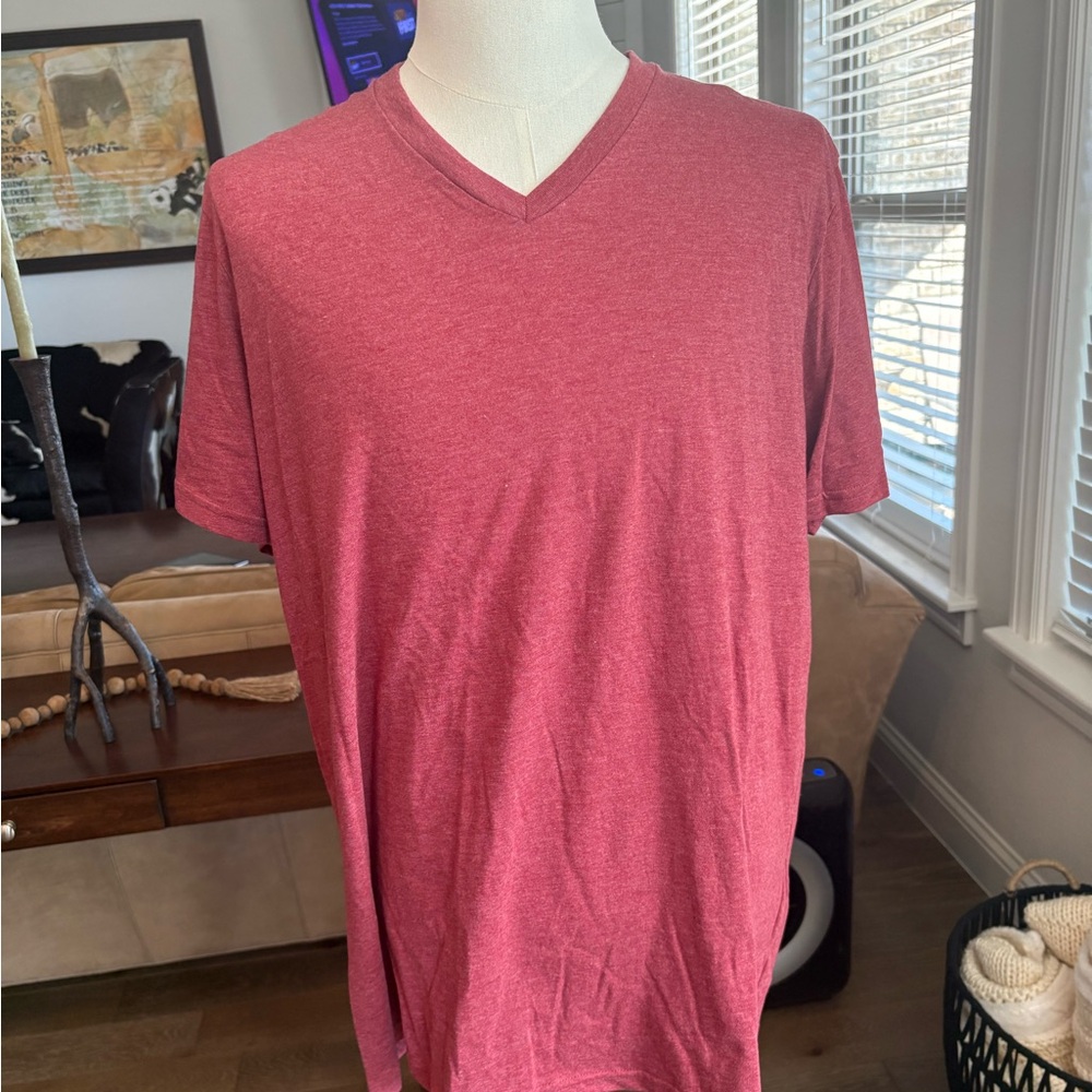 Men's V-Neck Short Sleeve T-Shirt - Red